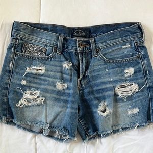 distressed, lucky brand size 4/27 demin  shorts